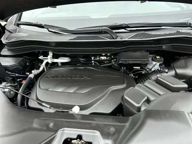 2024 Honda Passport TrailSport l Clean Car Fax l One Owner l Loc in Cars & Trucks in Calgary - Image 26