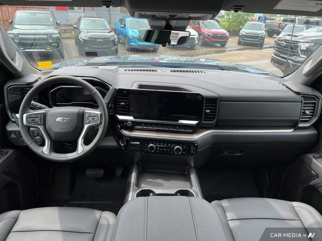 2025 Chevrolet Silverado 3500HD LT 4WD Crew Cab | Z71 & Trail in Cars & Trucks in Strathcona County - Image 4