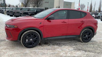 This Dodge Hornet is equipped with: Leather Seats - Red, Remote Start System, Heated Front Seats, He... (image 5)