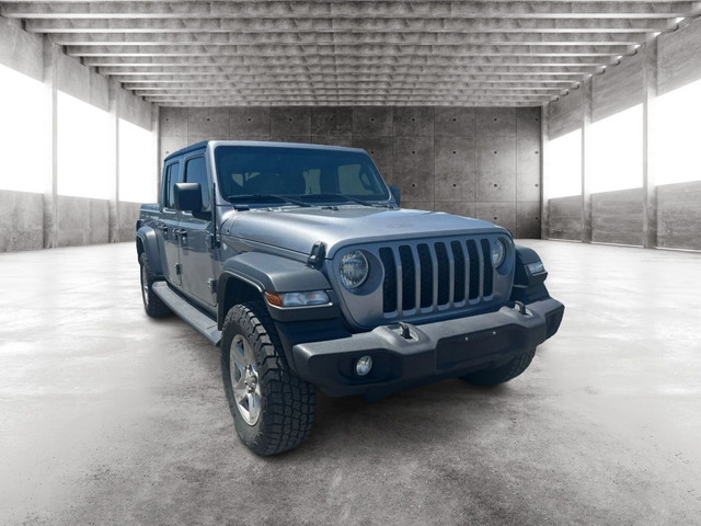 2020 Jeep Gladiator Sport S in Cars & Trucks in Oshawa / Durham Region - Image 3