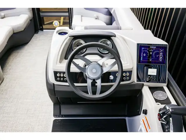 2025 Barletta Cabrio 24 UE in Powerboats & Motorboats in Québec City - Image 27