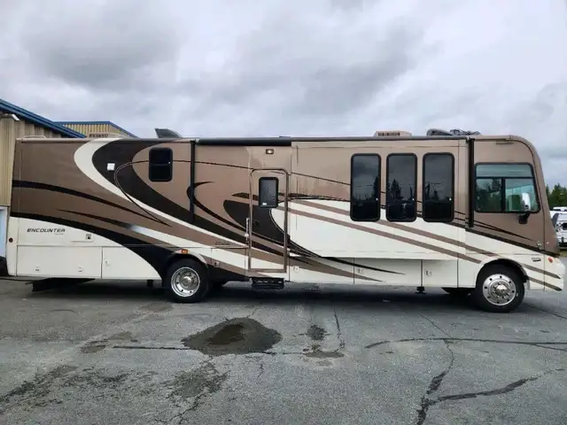 2014 Coachmen Encounter 36KS in RVs & Motorhomes in Thetford Mines - Image 6