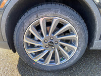 This Executive Driven Lincoln has been carefully driven by one of our employees or as a courtesy ser... (image 2)