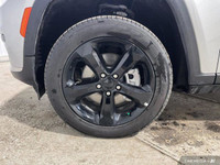 Only 219 Miles! This Jeep Grand Cherokee L boasts a Regular Unleaded V-6 3.6 L/220 engine powering t... (image 9)