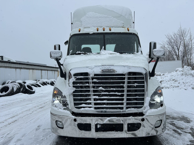 2019 Freightliner Cascadia 113 Day Cab *6% Deposit Match* in Heavy Trucks in Longueuil / South Shore - Image 2