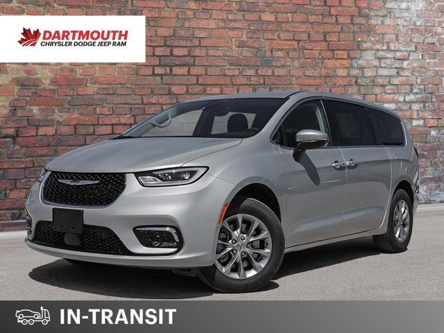  2023 Chrysler Pacifica Touring L in Cars & Trucks in Dartmouth