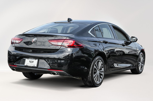 2018 Buick Regal Sportback AWD * Cuir * Toit ouvrant *construit  in Cars & Trucks in City of Montréal - Image 4