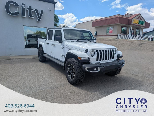 2020 Jeep Gladiator Sport S 4x4 for sale in Cars & Trucks in Medicine Hat