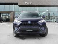 Sunroof, Heated Steering Wheel, Power Liftgate, Heated Seats, Aluminum Wheels, Apple CarPlay, Androi... (image 4)