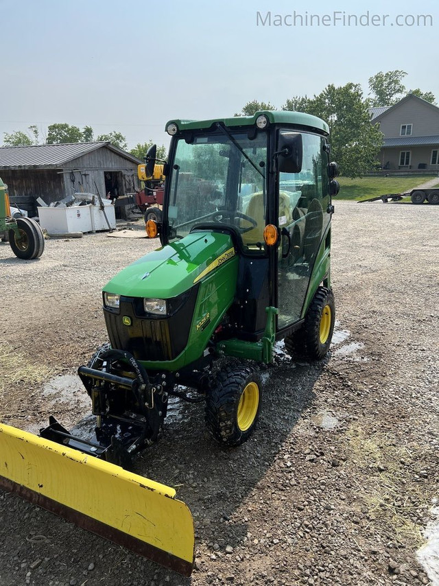 2022 JOHN DEERE 1025R Tractor Farming Equipment Kitchener