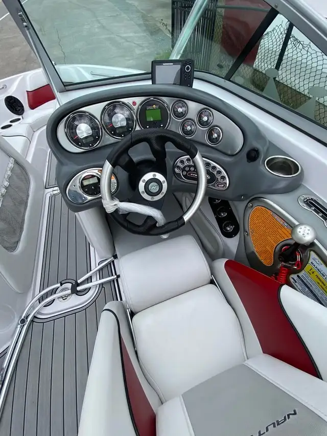 2009 Nautique SAN 220 CONSIGNATION PAS DE TAXES in Powerboats & Motorboats in Granby - Image 10