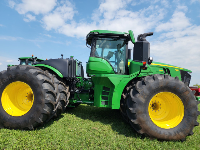 John Deere 9R 490 4WD Tractor with 200 hours in Farming Equipment in Calgary - Image 4