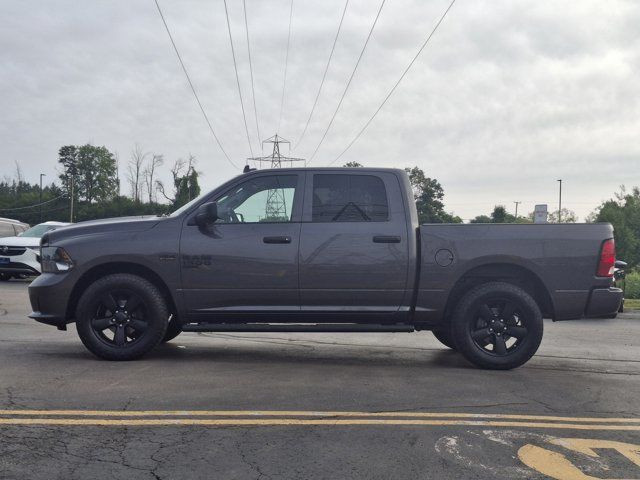 2022 Ram 1500 Classic ExpressCrew 4X4 | 5.7L Hemi | 3.92 Ratio in Cars & Trucks in Guelph - Image 2