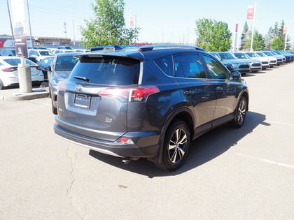 2017 Toyota RAV4 XLE. 3M. Heated Seats. Sunroof. Bluetooth. in Cars & Trucks in Edmonton - Image 2