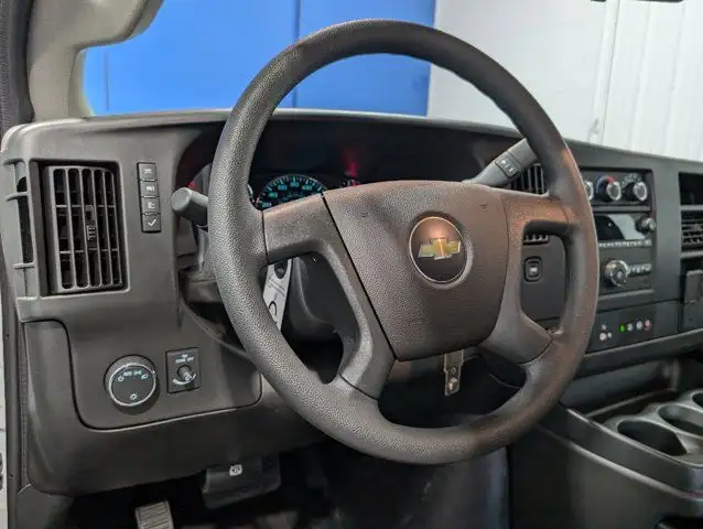 2024 Chevrolet Express Cargo Van - Power/Driver Convenience Pkg dans Autos et camions dans Barrie - Image 17
