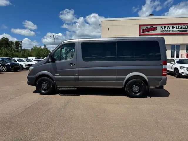 2016 Mercedes-Benz Sprinter Passenger Vans in Cars & Trucks in Moncton - Image 9