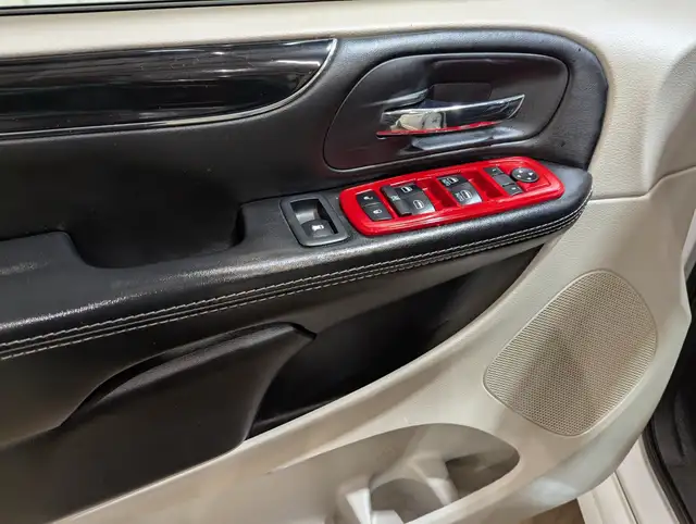 2018 Dodge Grand Caravan CVP/SXT No Accidents | Leather | Rea... in Cars & Trucks in Calgary - Image 30