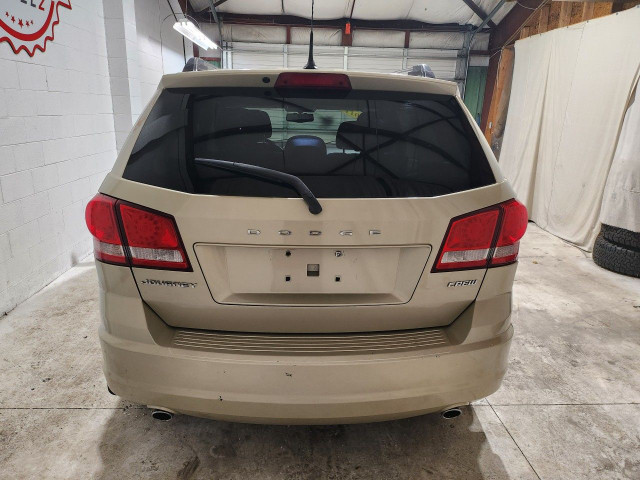 2011 Dodge Journey in Cars & Trucks in Windsor Region - Image 3