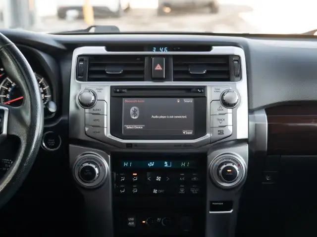 2018 Toyota 4Runner LIMITED 4WD V6 dans Autos et camions dans Saskatoon - Image 9