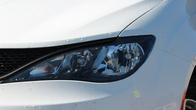 2024 Chrysler Grand Caravan SXT in Cars & Trucks in Calgary - Image 3