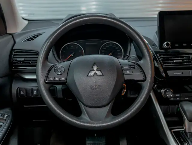 2022 Mitsubishi ECLIPSE CROSS ES 4X4 *SIEGES CHAUFF* CARPLAY BLU in Cars & Trucks in Laurentides - Image 13