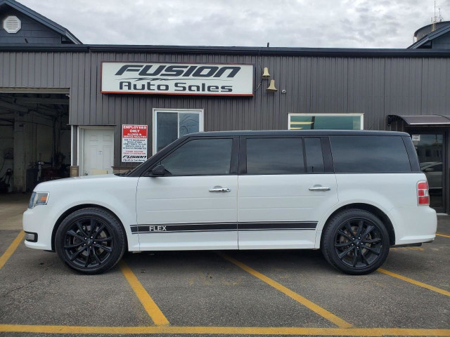  2016 Ford Flex SEL AWD-NAVIGATION-SUNROOF-LEATHER-REAR CAM in Cars & Trucks in Leamington - Image 2