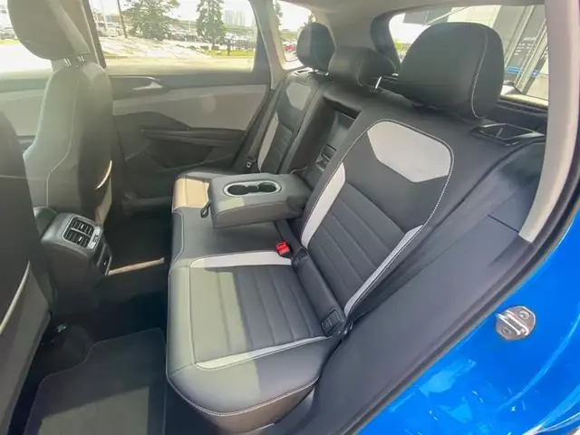 2023 Volkswagen Taos Highline in Cars & Trucks in Mississauga / Peel Region - Image 23