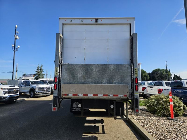 2022 Ford F-750 Diesel Regular Cab Base, 26ft Van Body, 6.7L V8  in Cars & Trucks in St. Albert - Image 4
