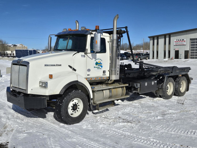 2015 Western Star T/A Roll Off Day Cab Truck 4900SB in Heavy Trucks in Calgary