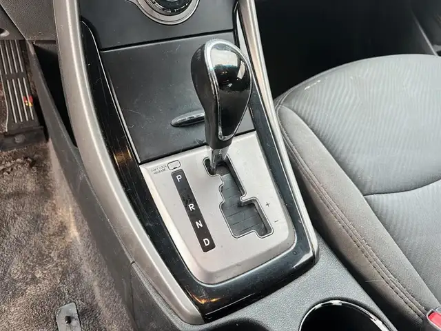 2013 HYUNDAI ELANTRA in Cars & Trucks in Stratford - Image 14