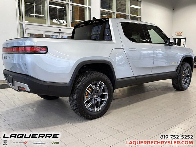 RIVIAN / ADVENTURE PACKAGE / ALL-TERRAIN UPGRADE / LARGE PACK /  in Cars & Trucks in Victoriaville - Image 4