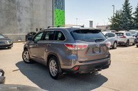 This 2015 Toyota Highlander XLE with 189,759 kilometres on the odometer combines spacious versatilit... (image 2)