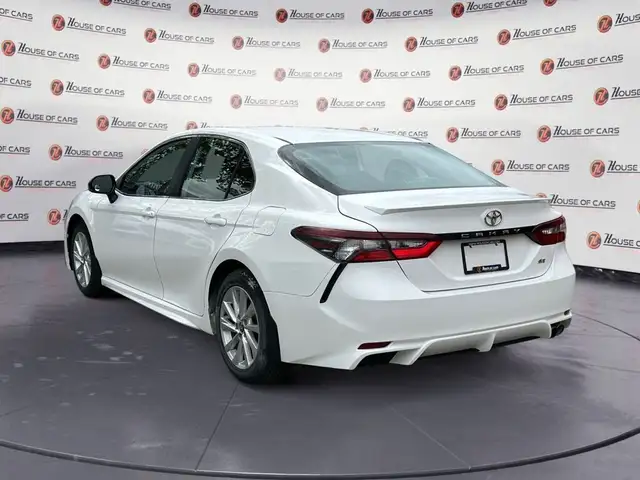 2021 Toyota Camry SE Auto in Cars & Trucks in Calgary - Image 5