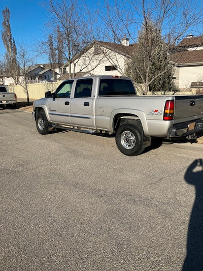 2007 GMC Sierra Classic 2500HD SLE (very clean)