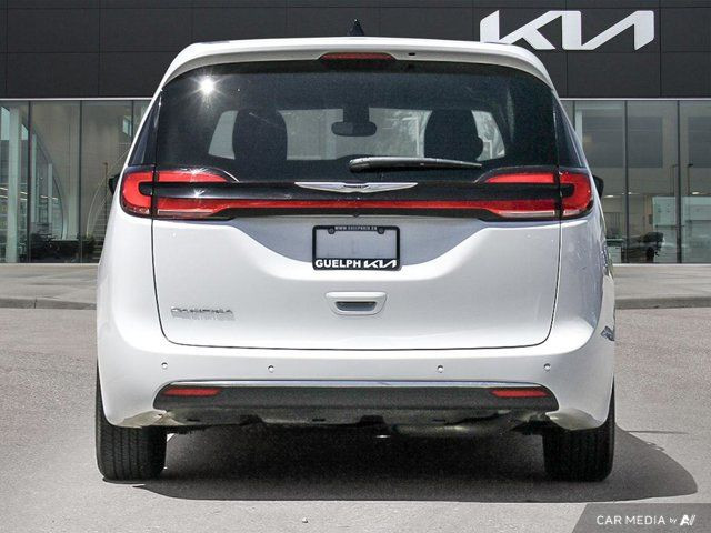 2024 Chrysler Pacifica Touring L | Bucket Seats | Power Lift in Cars & Trucks in Guelph - Image 4
