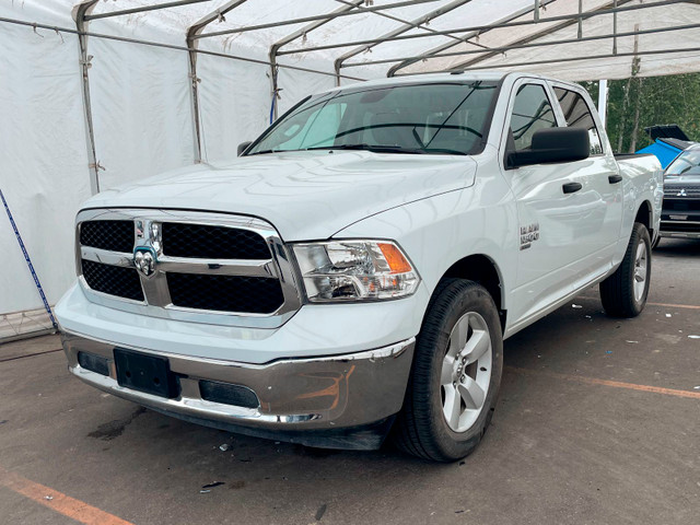 2023 Ram 1500 Classic SLT CREW 4X4 *DEM. DISTANCE* BLUETOOTH *HI in Cars & Trucks in Laurentides