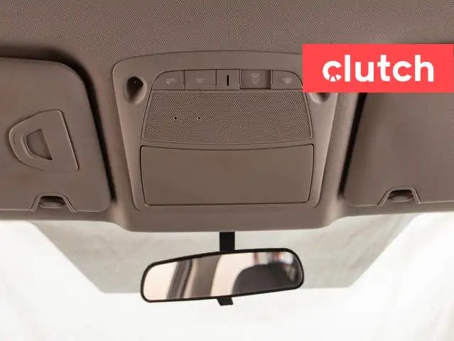 2019 Nissan Rogue S w/ Apple CarPlay & Android Auto, Rearview Ca dans Autos et camions dans Ottawa - Image 38