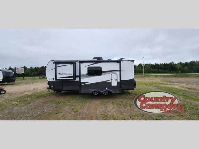 2024 Forest River RV Flagstaff Micro Lite 25FBLS in Travel Trailers & Campers in Moncton - Image 4