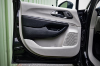 This 2022 Chrysler Pacifica is for sale today. This van has 102,117 kms. It's black in colour . It h... (image 9)