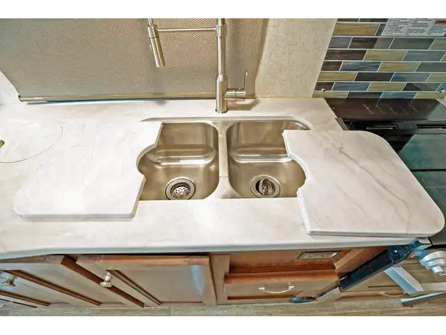 2020 Forest River Sunseeker 3010 2 extensions 2020 Classe C 31 p in RVs & Motorhomes in Laval / North Shore - Image 9