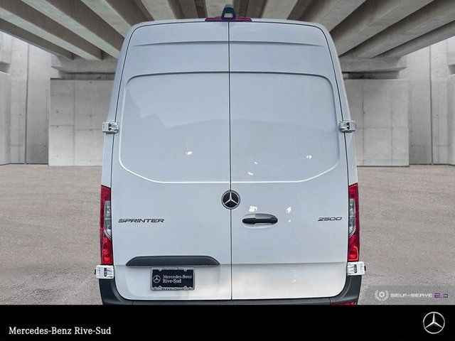 2025 Mercedes-Benz Sprinter 2500 144 Wheelbase Standard Roof RWD in Cars & Trucks in Longueuil / South Shore - Image 4