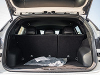 The 2025 Jeep Compass Altitude is a versatile and feature-rich Sport Utility Vehicle designed to exc... (image 7)