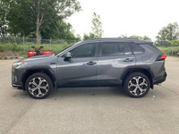 Engine: Gas/Electric 4cyl 2.5L L/100Km City: 5.7 L/100Km Hwy: 6.4 Safety Equipment Electronic Stabil... (image 9)