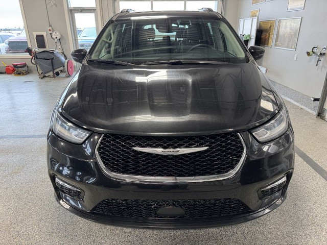 2022 CHRYSLER Pacifica Touring L in Cars & Trucks in Medicine Hat - Image 3