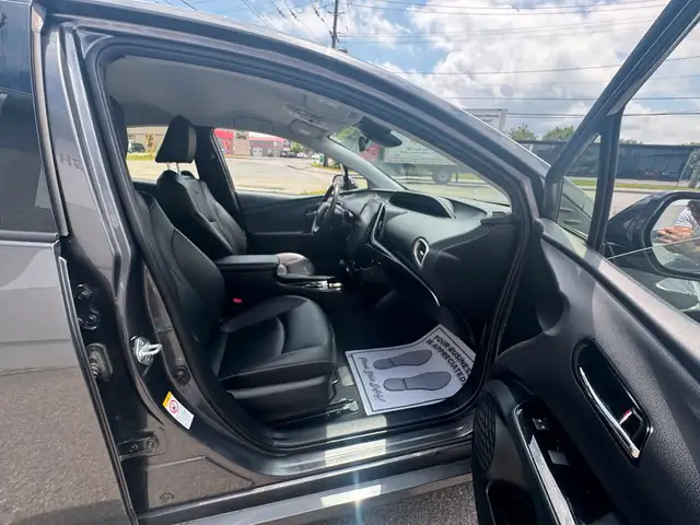 2020 Toyota Prius Prime XLE dans Autos et camions dans Ottawa - Image 36