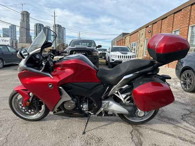  2010 Honda VFR1200FA ~ HONDA VFR 1200 ~ PANNIERS ~ LOW KMS ~ in Touring in City of Toronto - Image 2