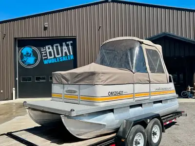 CONSIGNMENT SALE! ***FINANCING IS AVAILABLE*** NEW ARRIVAL! 16' X 6' WIDE MINI PRINCECRAFT PONTOON B...