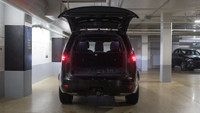 This Land Rover Discovery has a dependable Intercooled Turbo Gas/Electric I-6 3.0 L/183 engine power... (image 6)
