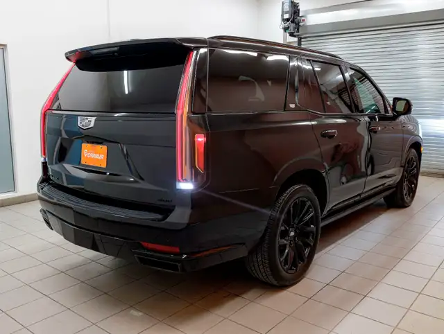 2024 Cadillac Escalade SPORT PLATINUM AWD *GR. ONYX* *SUPER CRUI in Cars & Trucks in Laurentides - Image 10