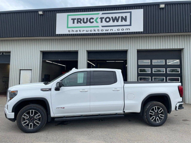 2023 GMC Sierra 1500 in Cars & Trucks in Ottawa